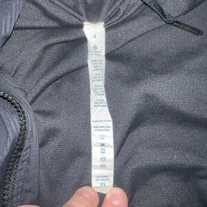 Women’s Lululemon Size 4 Black Jacket.  Lightly worn, in excellent condition.